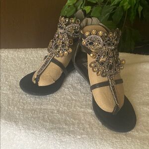 Muk Luks Black Sandals with Elegant Detailing